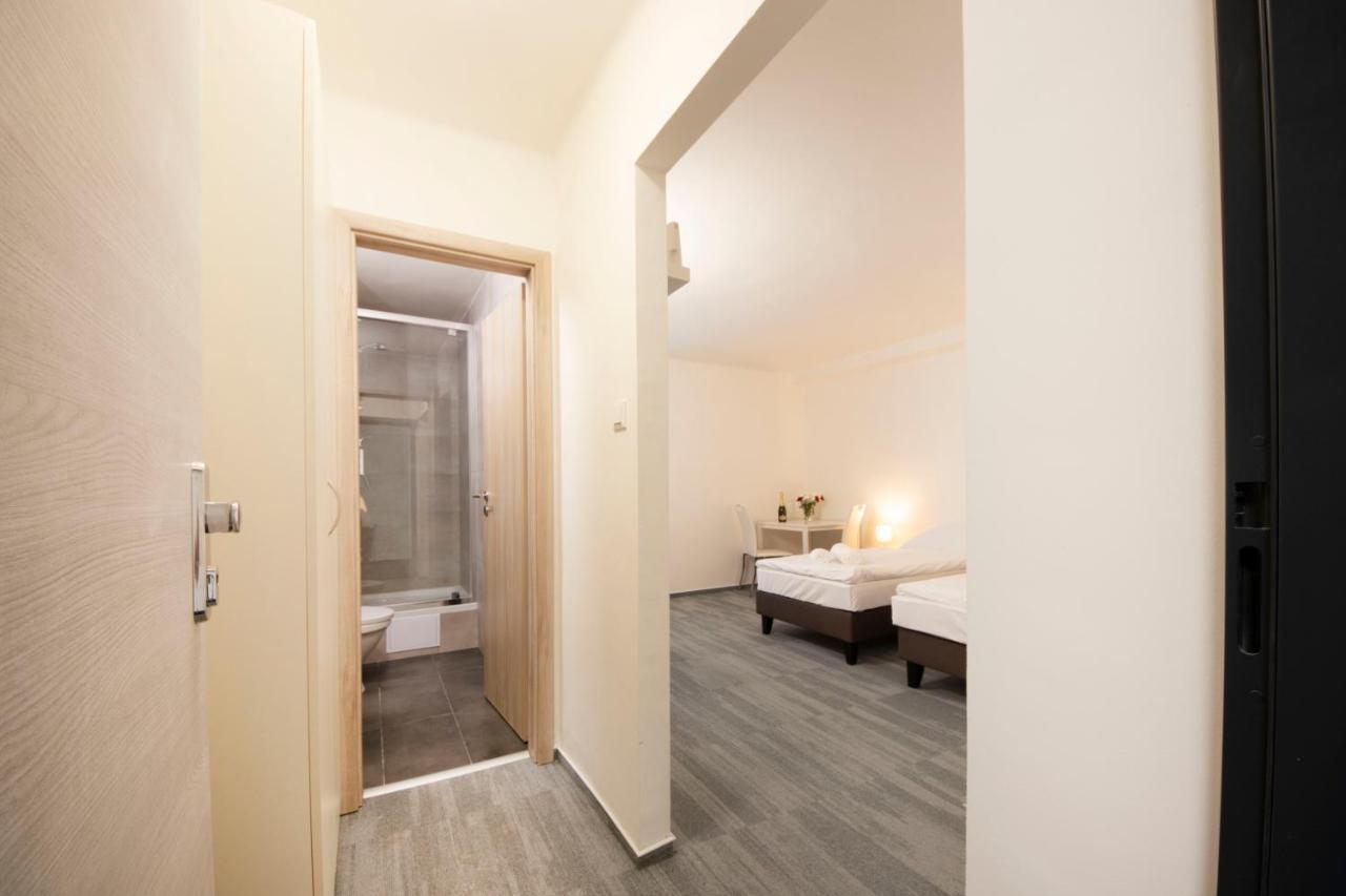 Hotel Blue Apartment Pozsony Kültér fotó